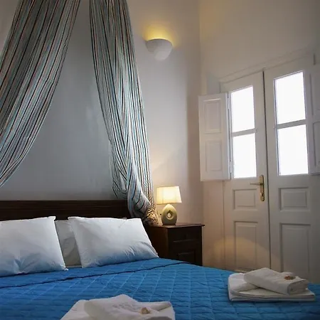 Apartahotel Cultural House Pyrgos Kallistis